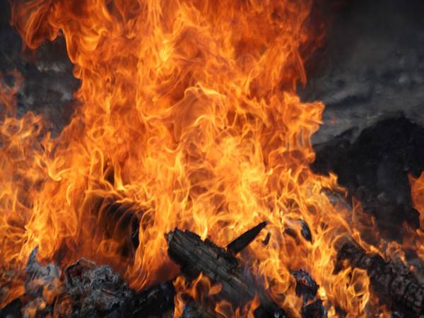 Mơ thấy lửa bùng cháy