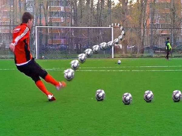 Cách đá bóng xoáy vòng cung- kỹ thuật chính xác chuyên gia