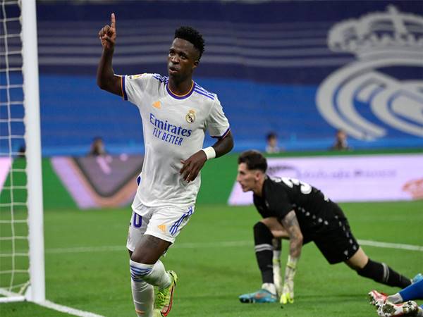 Bóng đá Quốc Tế 13/5: Vinicius lập hat-trick đẩy Levante xuống hạng