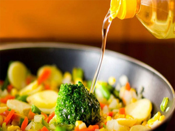 Nằm mơ thấy dầu ăn có ý nghĩa điềm báo gì, đánh con gì