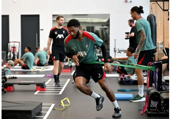 Tin BĐ 24/08: Arne Slot chia sẻ về tương lai Joe Gomez ở Liverpool